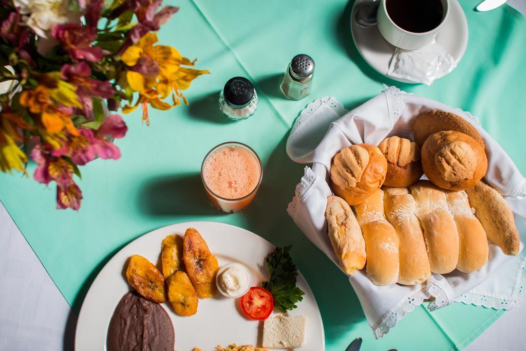 Hotel Modelo Quetzaltenango Bagian luar foto