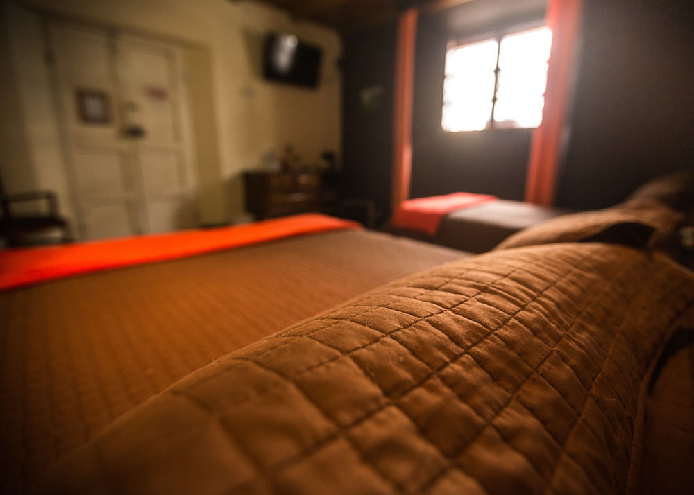 Hotel Modelo Quetzaltenango Bagian luar foto
