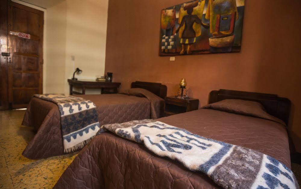 Hotel Modelo Quetzaltenango Bagian luar foto
