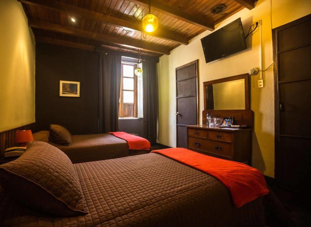 Hotel Modelo Quetzaltenango Bagian luar foto