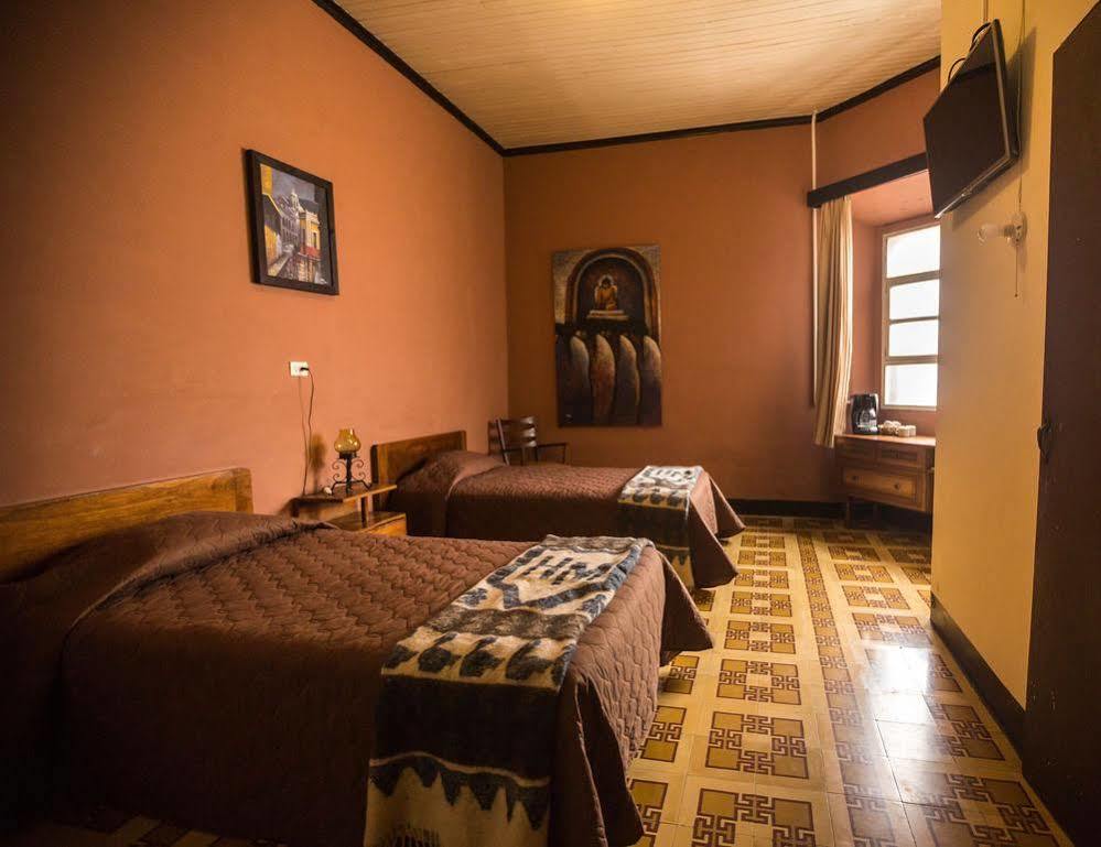Hotel Modelo Quetzaltenango Bagian luar foto