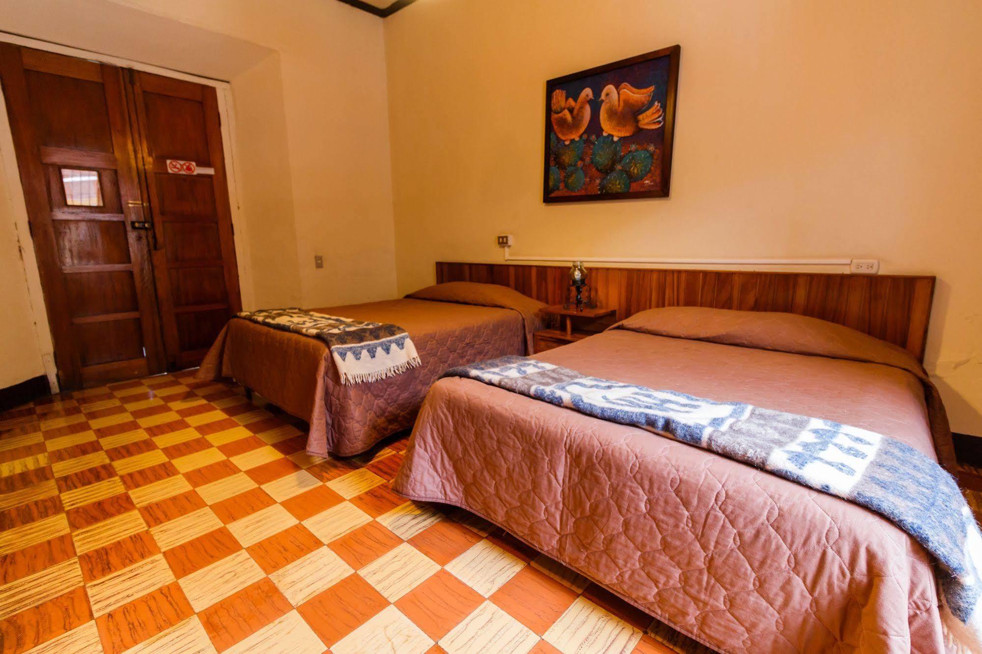 Hotel Modelo Quetzaltenango Bagian luar foto