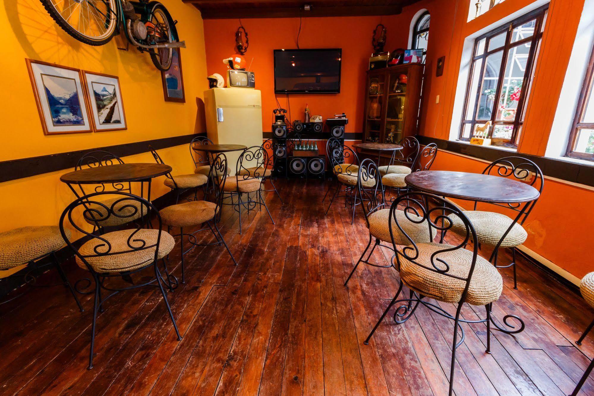 Hotel Modelo Quetzaltenango Bagian luar foto